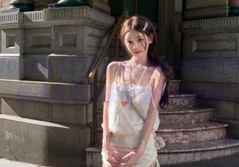 领略Joyce Lin2xJoynero的无圣光魅力，感受套图带来的静谧与力量.txt